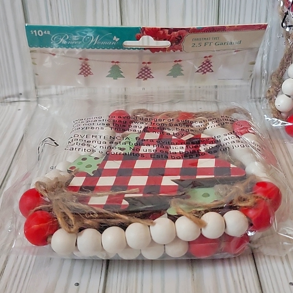 Pioneer woman wooden garland